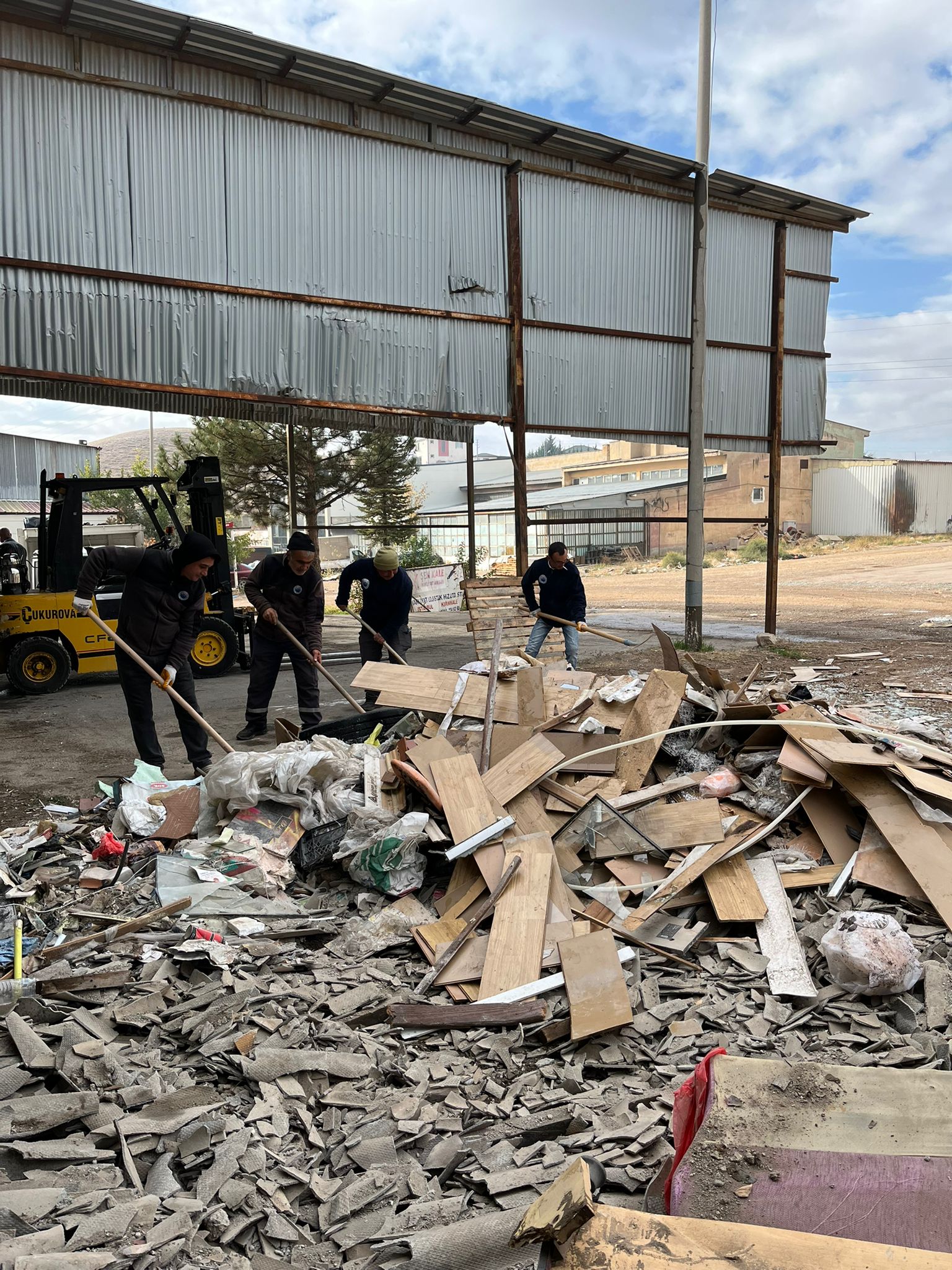 ilcemiz-genelinde-temizlik-calismalarimiz-suruyor-1