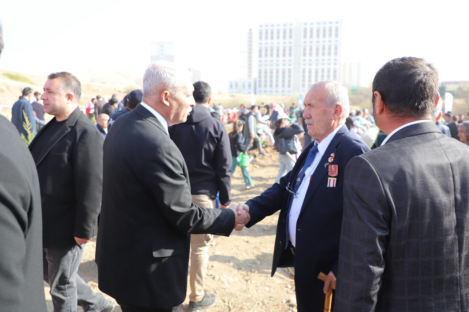 agaclandirma-gunu-kapsaminda-ilcemizi-yeni-fidanlarla-bulusturduk