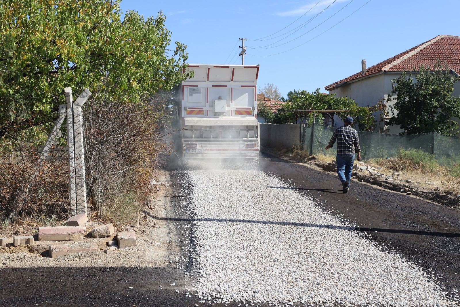 yol-yapim-calismalarimiz-devam-ediyor