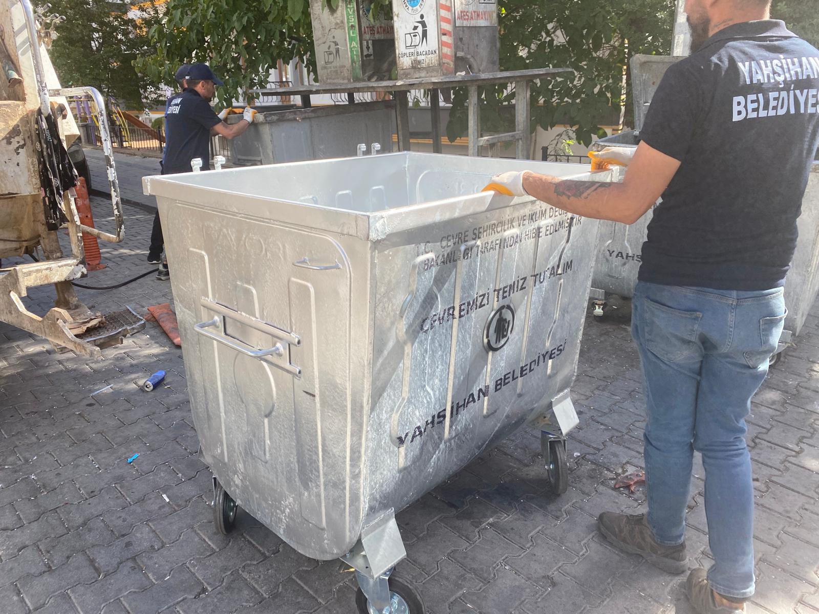 yenilenen-cop-konteynerlerimiz-yerlerini-almaya-devam-ediyor